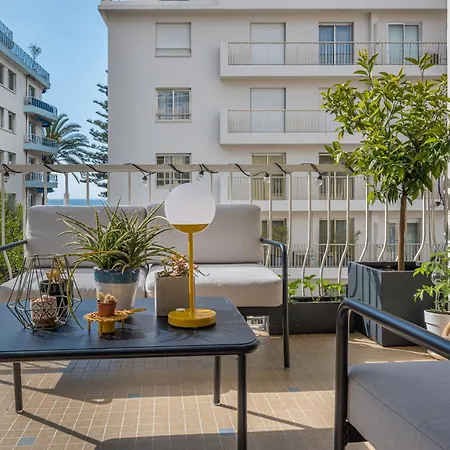 Apartment Luxueux 4 Pieces En Bord De Mer Avec Parking