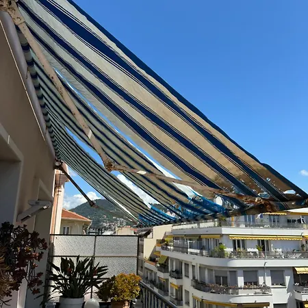 Terrasse A Ciel Ouvert, 200m De La Place Du Pin Et 700 Metres Du Port Apartment Nice