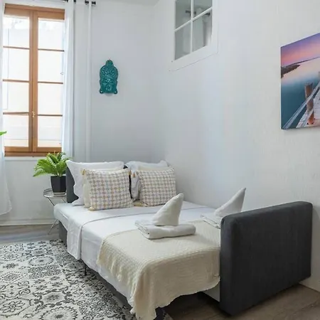 Apartment Heart Of Old Nice,2 Bedrooms, 5min From The Sea,ac Nice