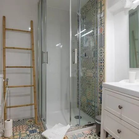 Apartment Heart Of Old Nice,2 Bedrooms, 5min From The Sea,ac