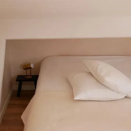 Lovely - Port De Appartement