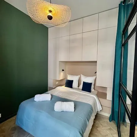 New - Cosy - 10 Min Walk To The ! Apartment