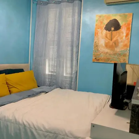 In Centre & 50m To -- Located In A Beautiful With Seaview Balcony *