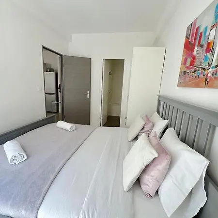 Apartment Magnifique 2p, 600m De La Plage, Balcon Et Clim Nice