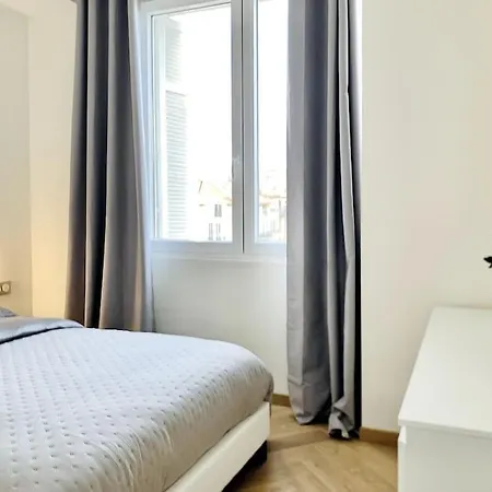 Appartement Bright, Newly Renovated Nice