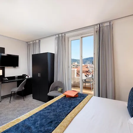 Western Massena Hotel 4*