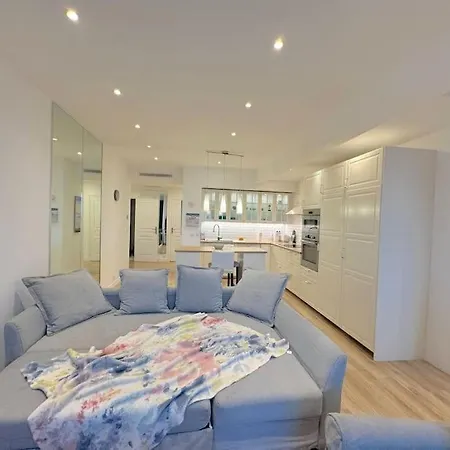 Apartment Magnifique 3 Pieces, 300m De La Plage, Clim, Sauna Nice