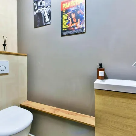 D'une Chambre Avec Wifi A A 2 Km De La Plage Apartment *