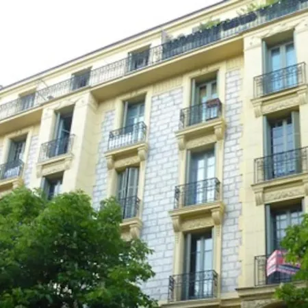 Luxury 2 Bed Sleeps 4, A/c - Center * Nice
