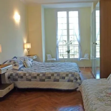 Luxury 2 Bed Sleeps 4, A/c - Center Apartment Nice