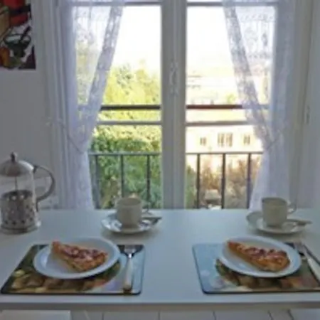 Luxury 2 Bed Sleeps 4, A/c - Center Apartment Nice