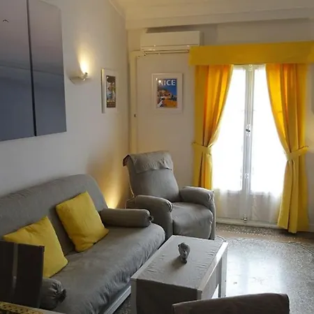 Apartment Luxury 2 Bed Sleeps 4, A/c - Center *