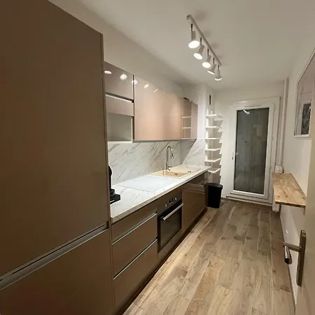 Appartement Grand Climatisé Avec Parking
