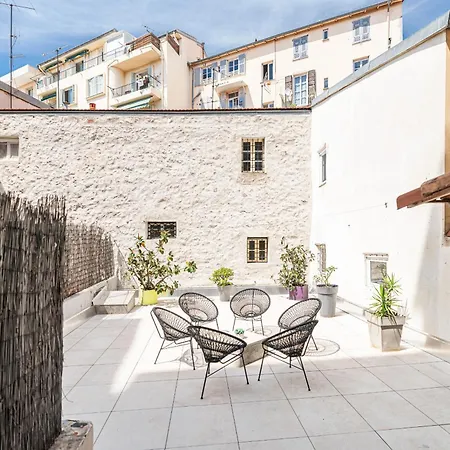 Amazing 3 Bdrs And Garden Place Du Pin Parking ! * Nice