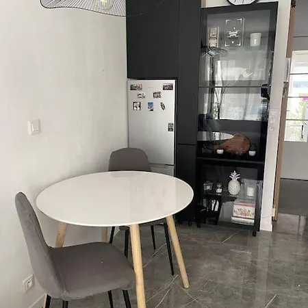A 3mn De La Promenade Des Apartment