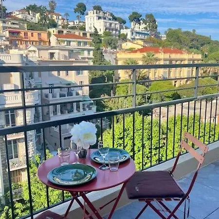 Charming With Terrace Appartement *