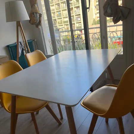 Spacieux 2 Minutes De La Apartment