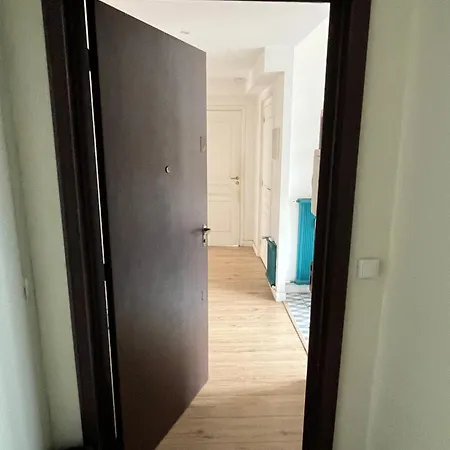 Spacieux 2 Minutes De La Apartment *