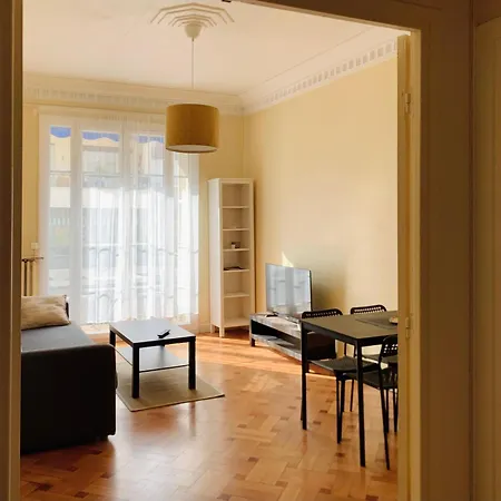 Chic & Spacious Getaway In - 10min To Appartement