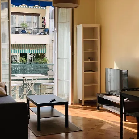 Chic & Spacious Getaway In - 10min To Appartement