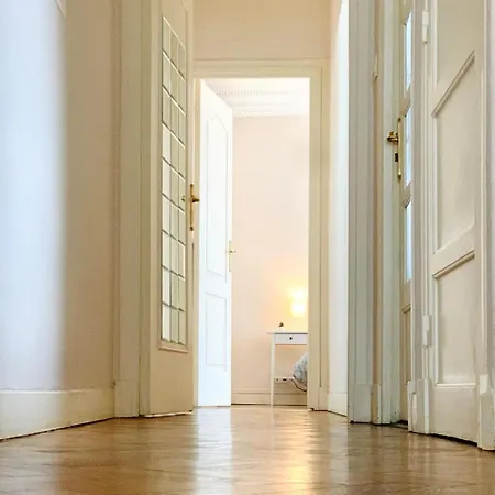 Chic & Spacious Getaway In - 10min To Appartement *