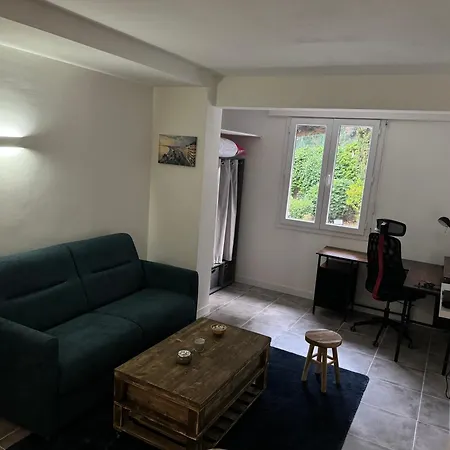à - 10 Min De La