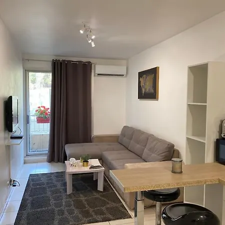 Appartement Proche De La *