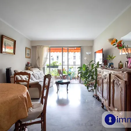 Air-Conditioned Studio 5 Minutes From The Beach And Shops Apartment *