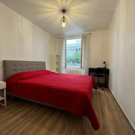Appartement Cosy Poullan, 2-bedroom Apartment, 200 M From The *