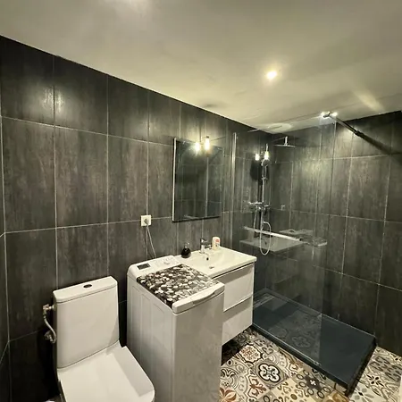 Cosy Poullan, 2-bedroom Apartment, 200 M From The