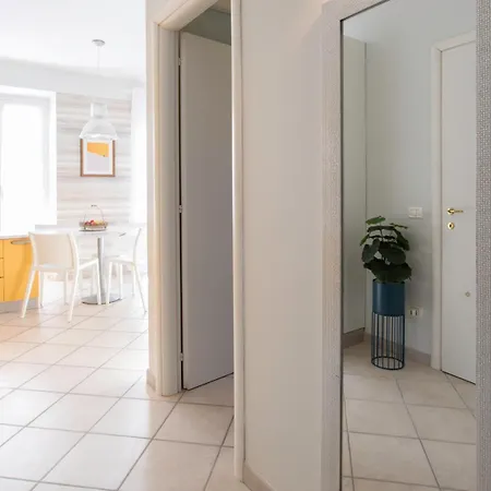 #13 Staywizus - Orange Ac Wifi Balcony 3mins Walk Sea Front Apartment *