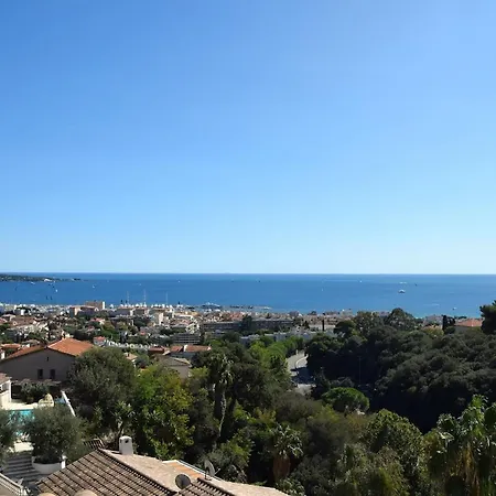 Holiday home Luxury In