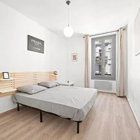 2 80m2 Jusqu'à 6 Personnes Carré D'or Nice