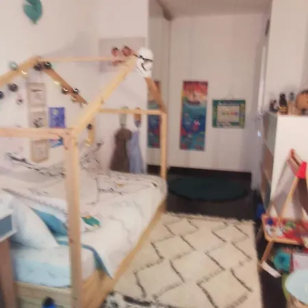 Appartement Centre Vue Avec Piscine Pour Famille, Couple D'amis Pas De Groupes De Jeunes Autorisés