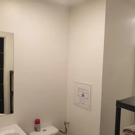 Renove 2023 Proche Aeroport 5min, Gare Sncf 2 Min, Tramway Au Pied De L'immeuble , Parking Possible, Renovated 2023 Near The Airport 5 Min, Train Station 2 Min, Tram Next To The Building 1 Min, Parking Possible *