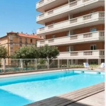 Le Californie Apartment *