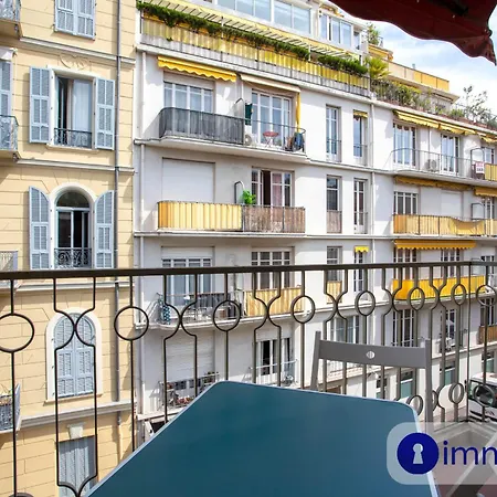 Air-conditioned District Of The Musicians Appartement *
