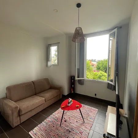 Appartement Dans Maison Niçoise *
