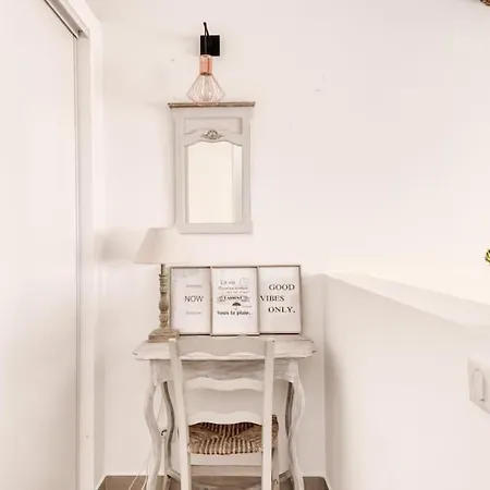 Apartment Superbe En Plein Coeur Du Vieux ! *