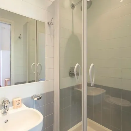 #27 Staywizus - Urban Ac 2 Bedrooms 10mins Walk Sea & Old Town Apartment