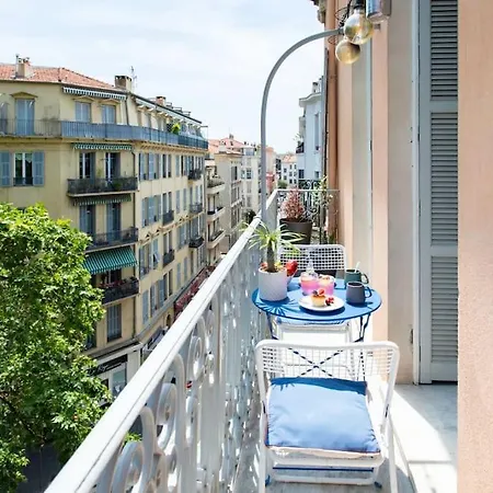 #27 Staywizus - Urban Ac 2 Bedrooms 10mins Walk Sea & Old Town Apartment