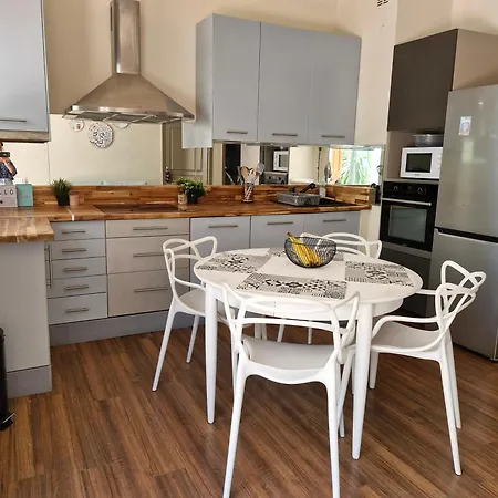 2 Pieces A 2mn De La Mer, Climatise, Wi-fi, 4 Pers Apartment *
