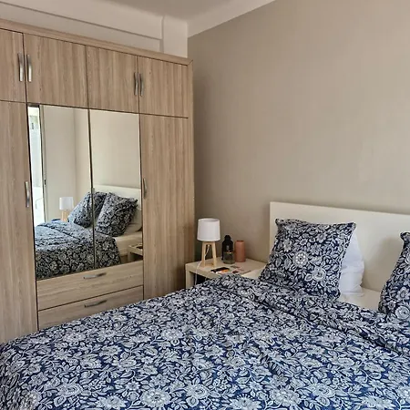 Apartment 2 Pieces A 2mn De La Mer, Climatise, Wi-fi, 4 Pers