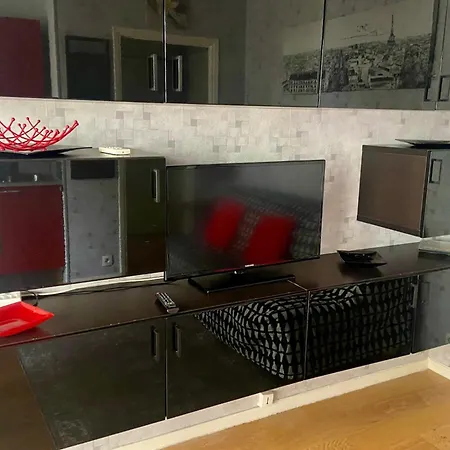 Apartment Charming At 50 M From The Of *