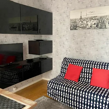 Charming At 50 M From The Of Apartment *