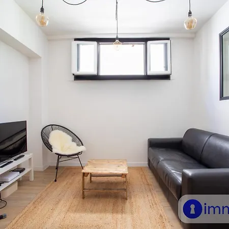 Air-Conditioned Apartment Near The Liberation Neighborhood Apartment Nice