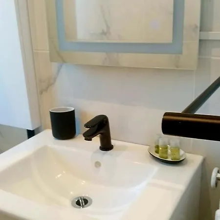 Renovated Near The Appartement *