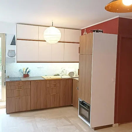 Appartement Refurbished With Terrace And Garden