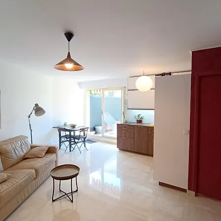 Refurbished With Terrace And Garden * Nice