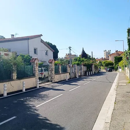 Refurbished With Terrace And Garden Appartement *